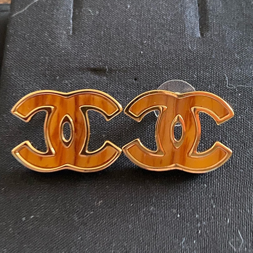 Chanel Classic Gold CC Rim Frame Pink Crystal Piercing Earrings